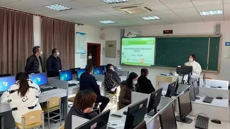 初中学历升本科，成人高考的挑战与机遇