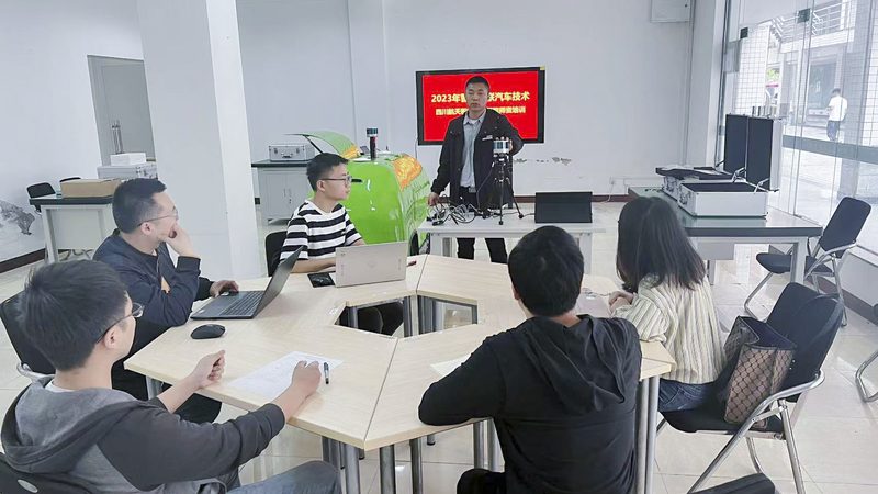职业培训如何提升就业率：行业选择的四大考量**